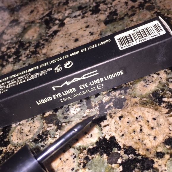 NEW MAC Cosmetics Liquid Eye Liner - 02 Boot Black - Picture 2 of 2